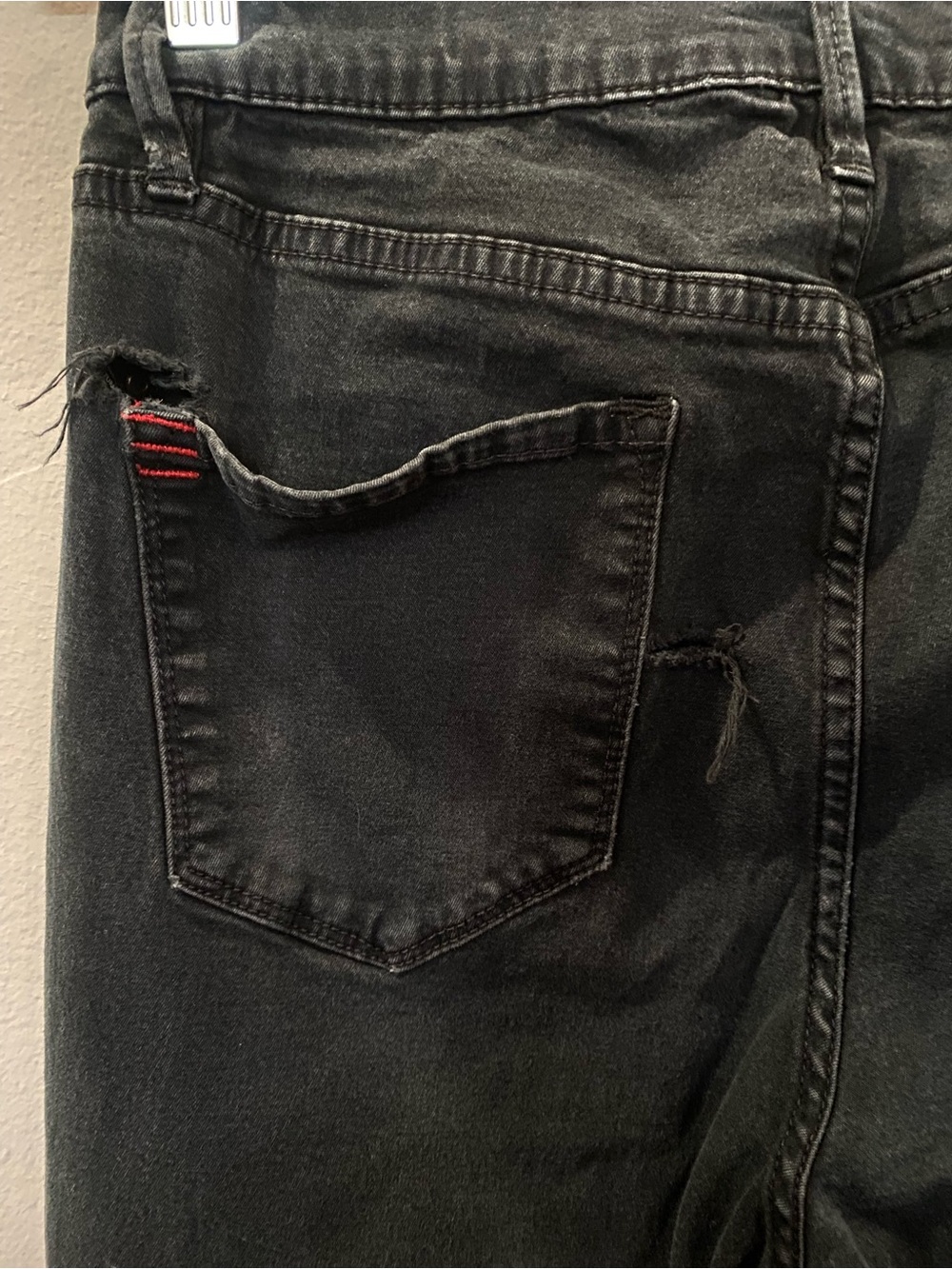 BDG Twig High-Rise Black Skinny Jeans with Distressed Knees - Picture 5 of 6